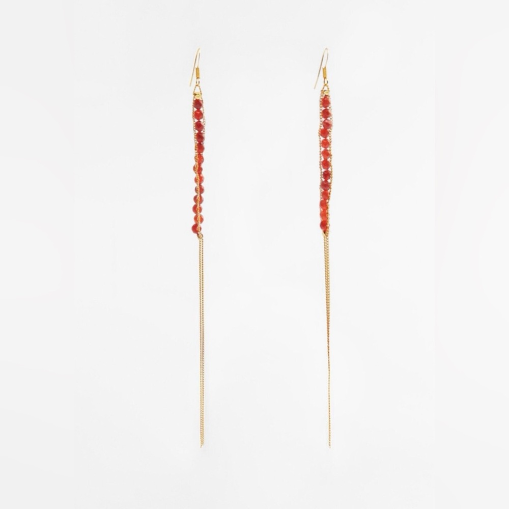 ZARA LONG BEADED EARRINGS
Color : LIGHT RED
